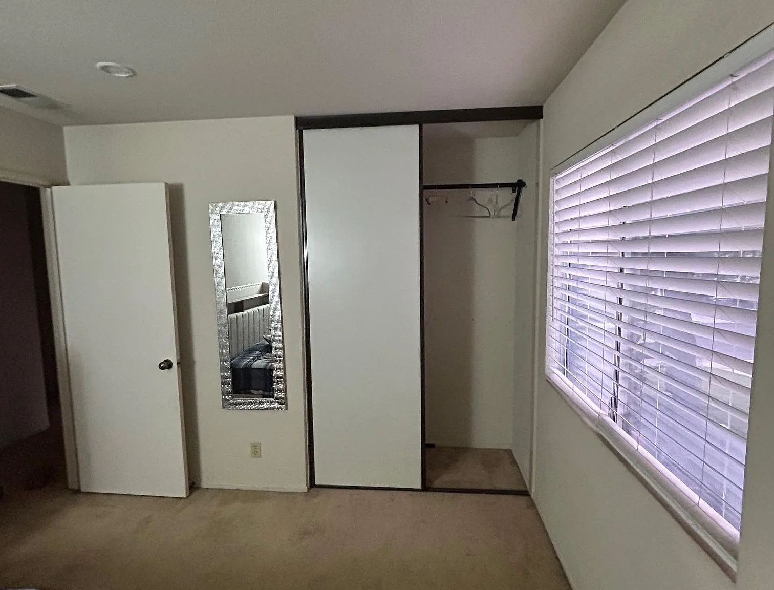 1 bed, 1.0 bath, 2190 sqft, $1,139 — Photo 2