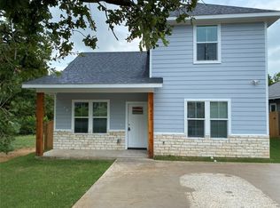 422 W Coffin St, Denison, TX 75020