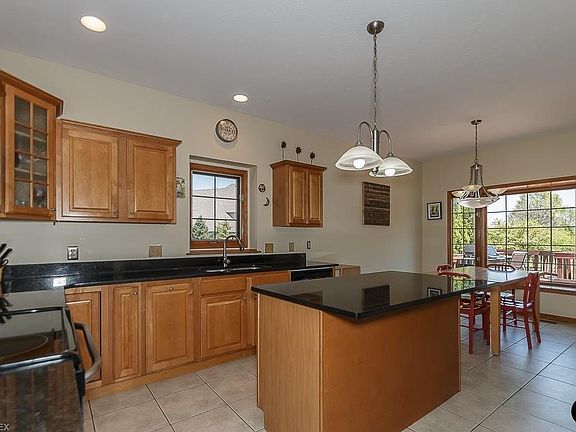 5th image of 7511 Hunting Lake Dr