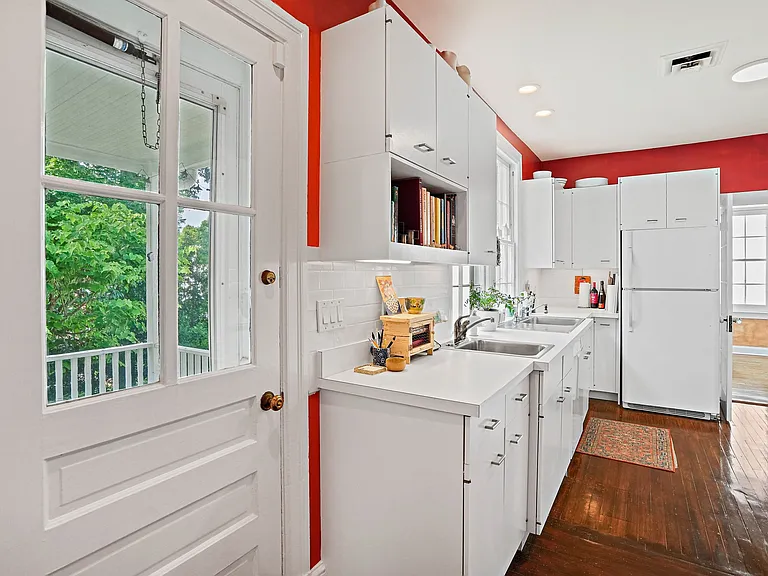 3612 Albemarle St NW — Photo 9