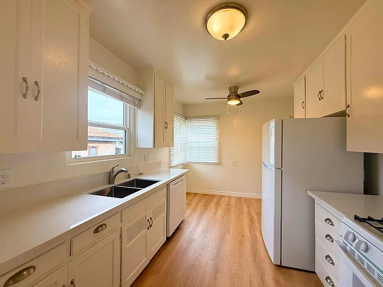 4756 Cape May Ave — Photo 10