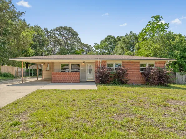 128 Edward Cir, Valparaiso, FL 32580
