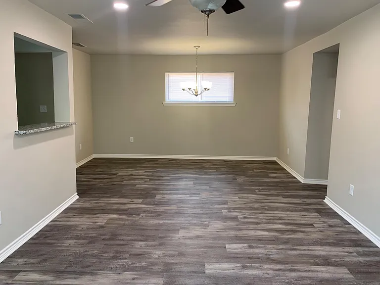 723 Bailey St — Photo 3
