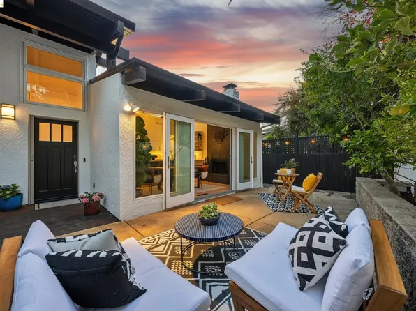 6930 Snake Rd, Oakland, CA 94611