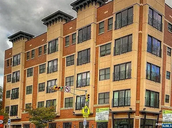 105-107 Broad St APT 205, Newark, NJ 07104