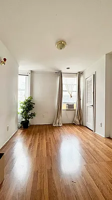 Rented by Triplemint | media 8