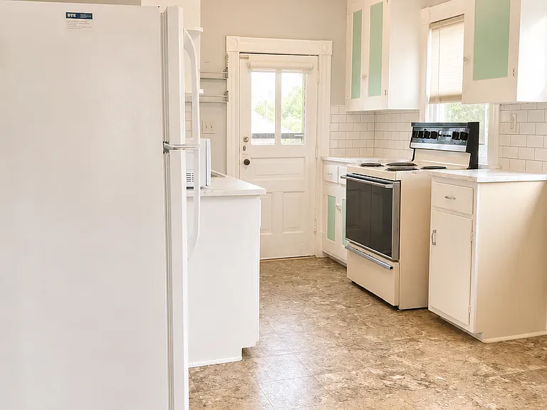 829 Miller Ave #2 — Photo 5