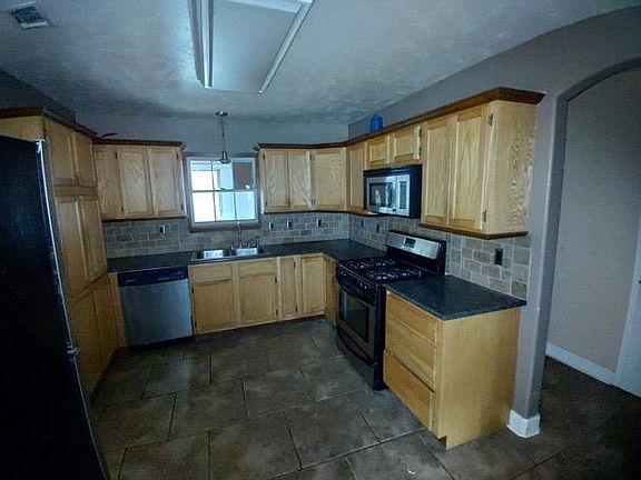 4th image of 7 Childers Dr