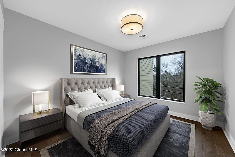 4th image of 116 West Avenue #306