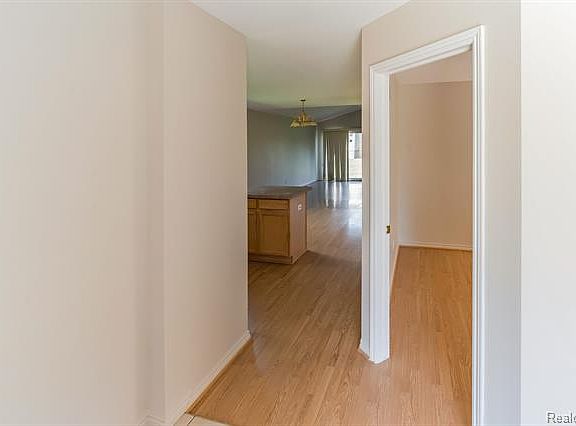 3rd image of 32963 Birchwood Dr