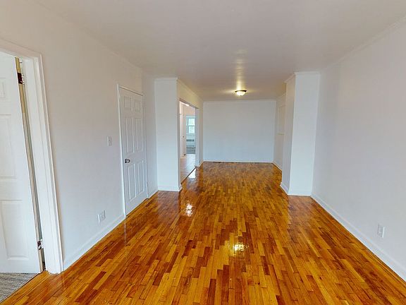 4th image of 21-12 77th St #3
