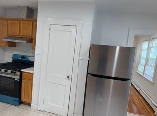 35 Woodland Pl APT 2, Stamford, CT 06902