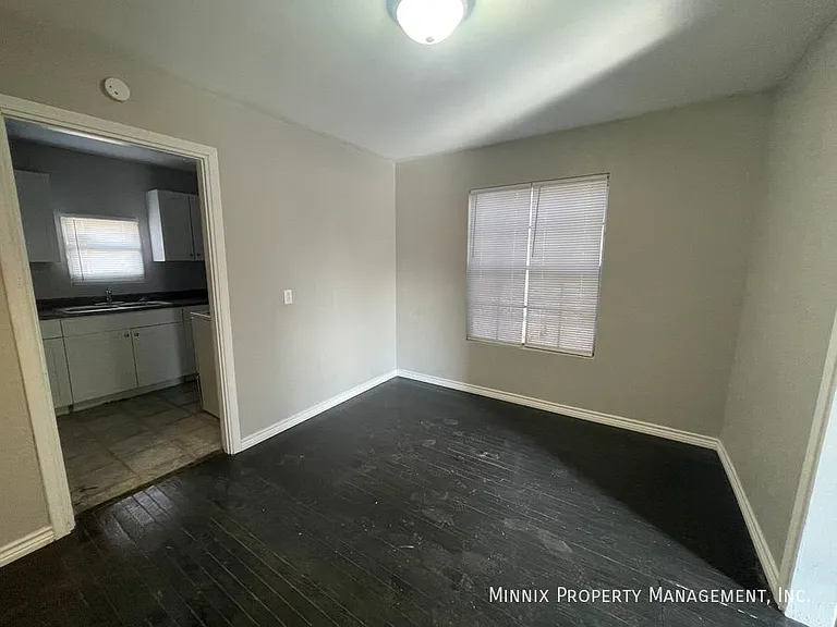 202 S Virginia St — Photo 10