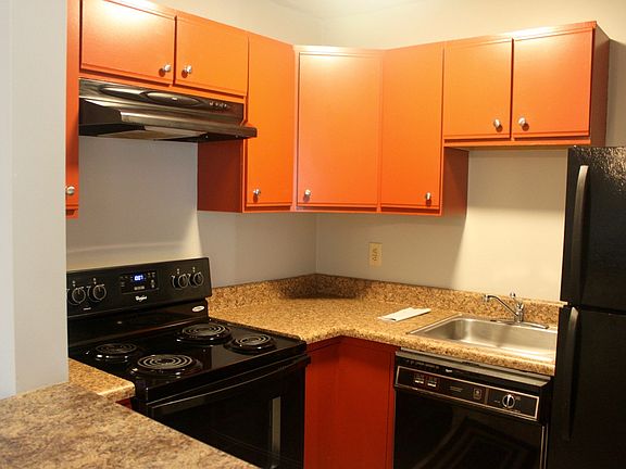 3rd image of 1426 Bradley Dr #4B-2Ba