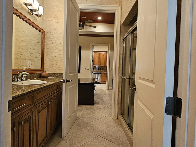 16117 Emerald Estates Dr — Photo 20