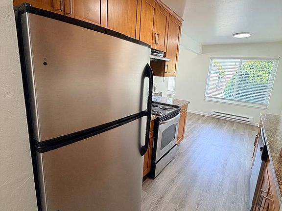 3rd image of 641 Masonic Way APT 5