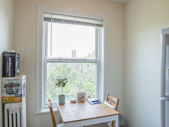 4th image of 1635 W Morse Ave APT 307