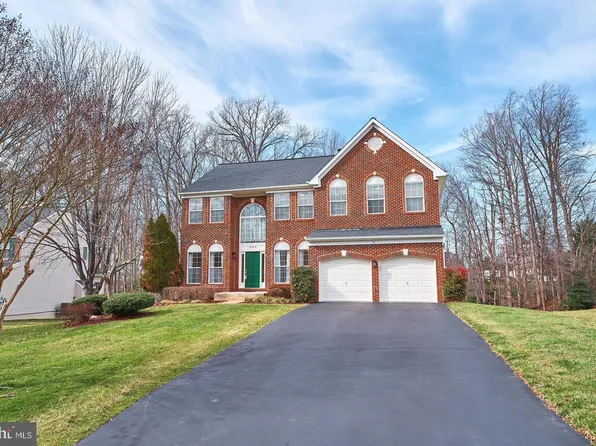 9308 Gary Ct, Manassas Park, VA 20111