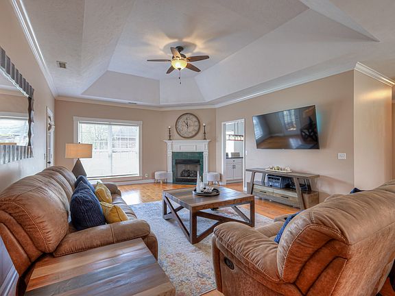 5th image of 2825 Vicwood Dr