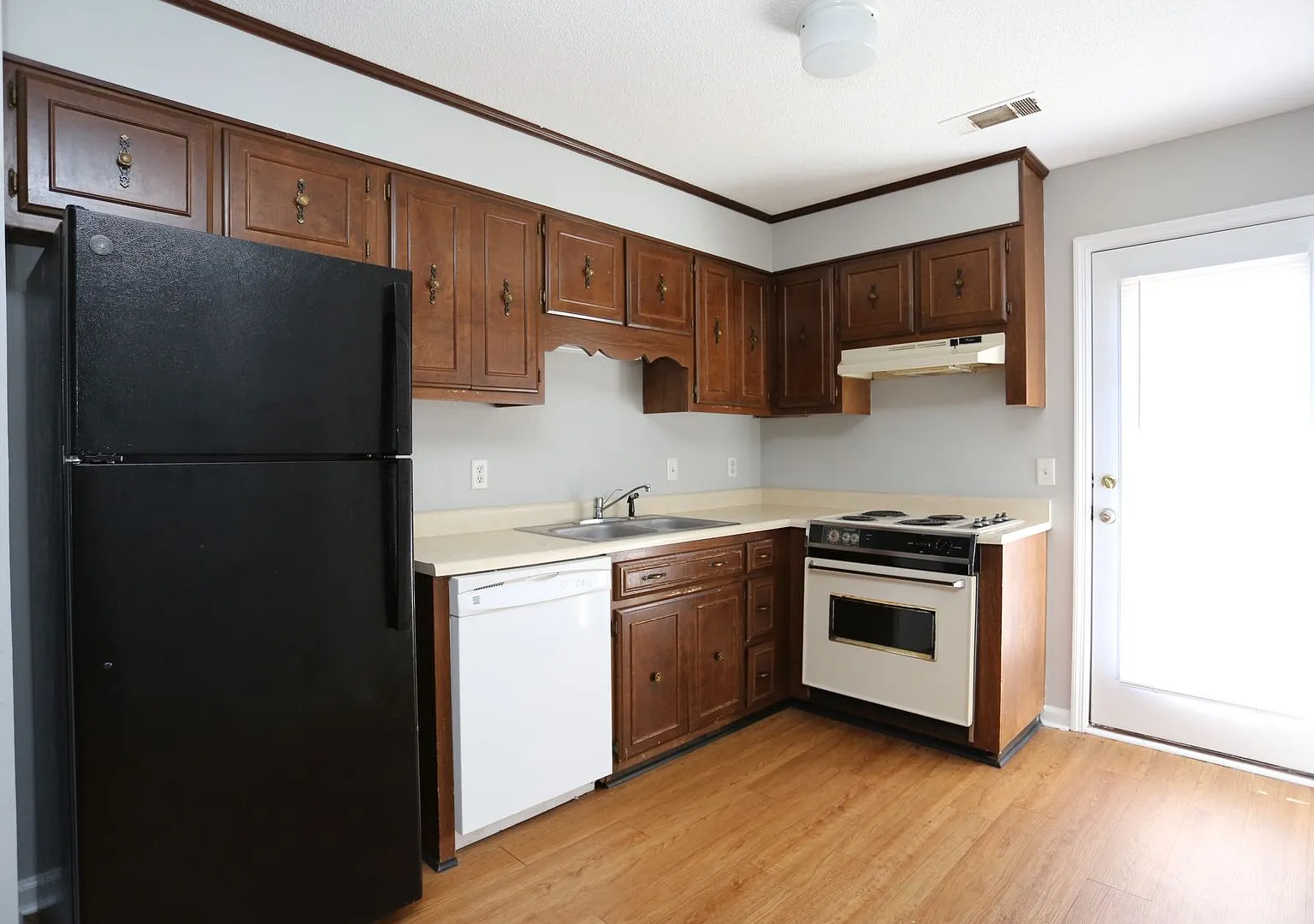 2 bedroom at Georgia Villa — Photo 3