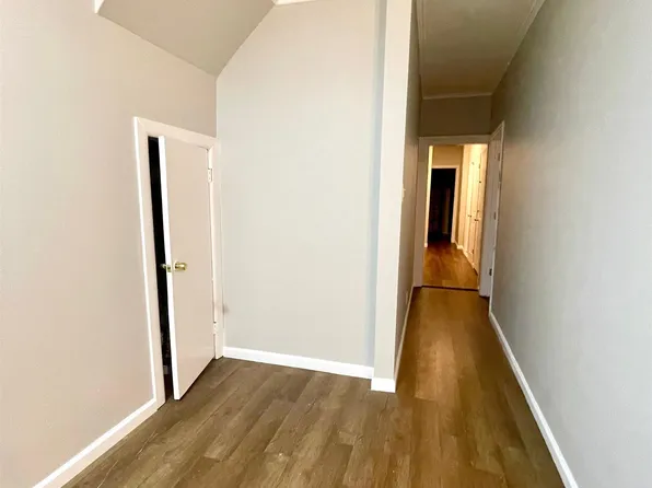 162 Nelson Avenue image 3 of 22