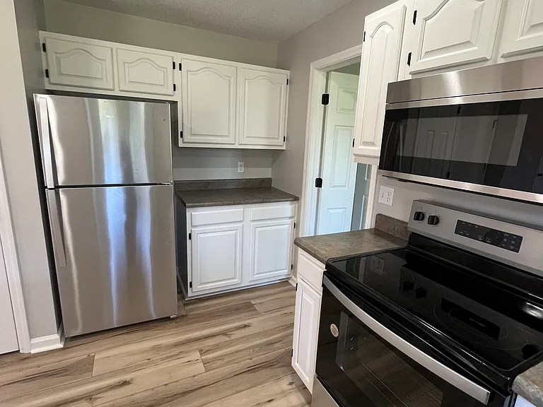 4417 E Clayton Ct — Photo 11