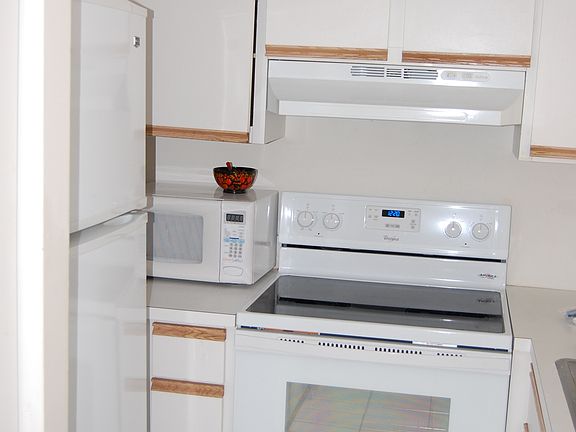 4th image of 540 Brickell Key Dr APT 1003