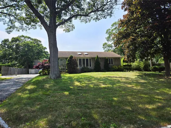 590 Spruce Avenue, Sayville, NY 11782