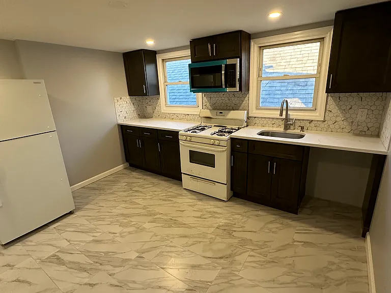 124 S Park St #3 — Photo 14