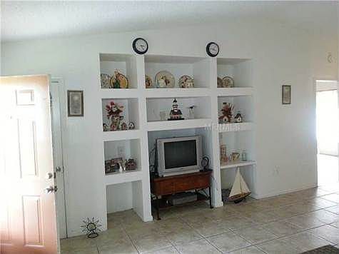 5th image of 100 Lakeview Dr