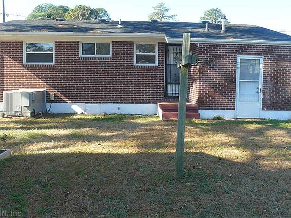 3rd image of 1507 Cavalier Blvd