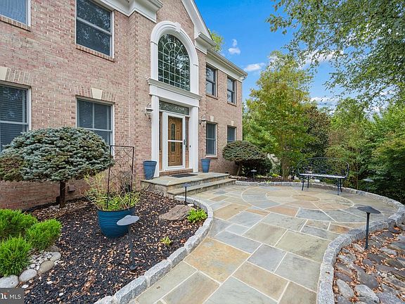 2nd image of 3403 Tudor Dr