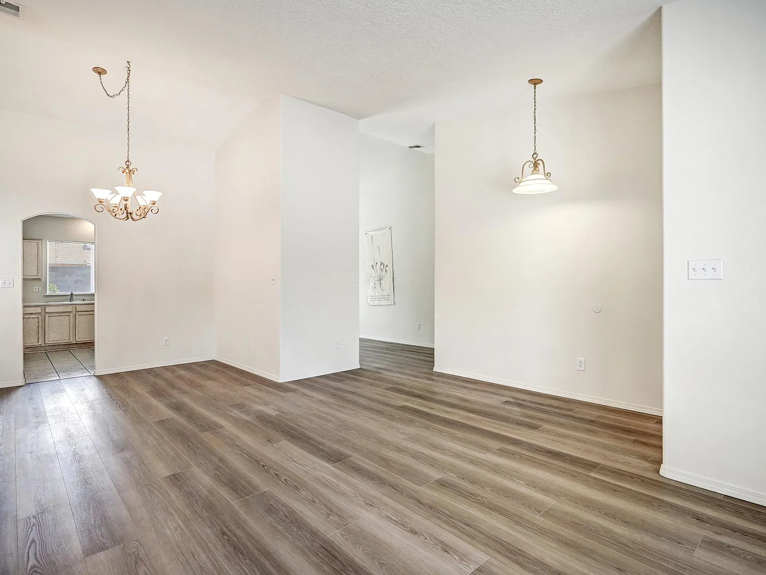 3 bed, 1641 sqft, $2,200 — Photo 4