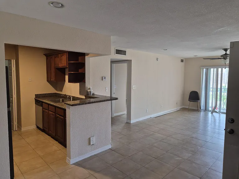 2810 NW 55th Ave #2A — Photo 8
