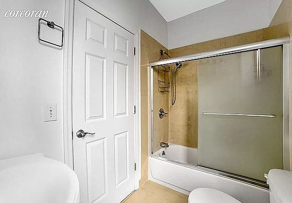 4th image of 238 E 50th St APT 6C