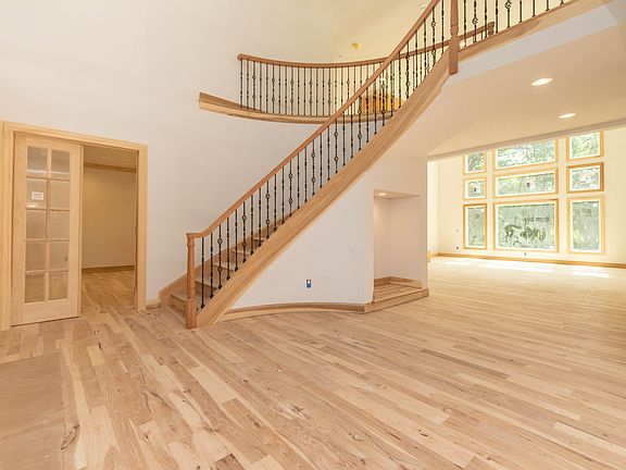 3rd image of 25300 Community Dr