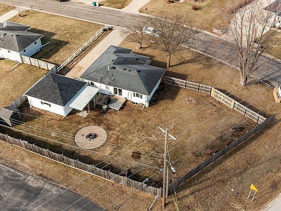 5th image of 2302 Pearl Ct SE