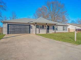 410 SW 10th St, Bentonville, AR 72712