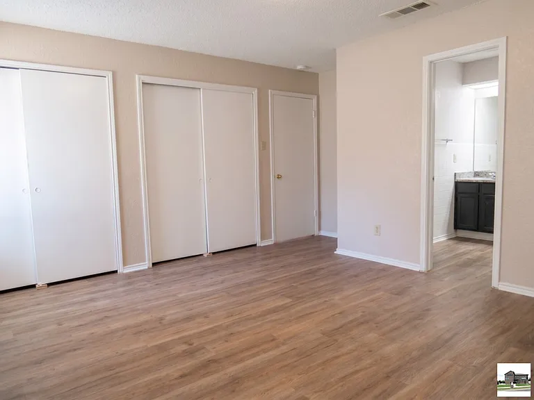 1706 Wickfield Way — Photo 6