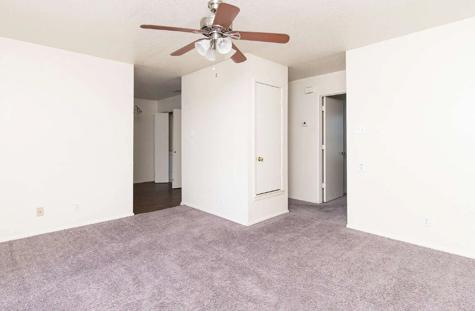 2 bed, 1.0 bath, 795 sqft, $550 — Photo 2