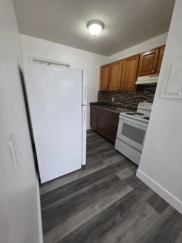 Building Photo - 1021 Henrietta Ave #5
