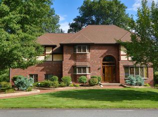 1 Downing Dr, Dallas, PA 18612