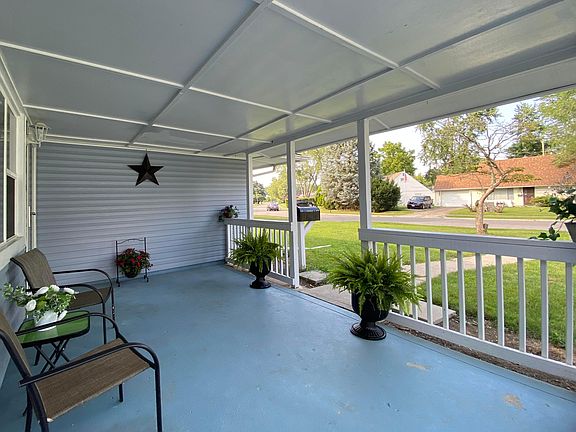 5th image of 555 Virginia Cir W