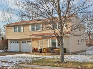 16 Paul Ct, Tappan, NY 10983