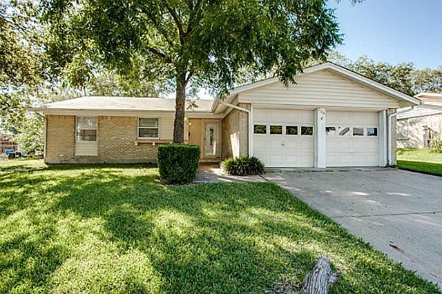 1st image of 2104 Valleywood Dr
