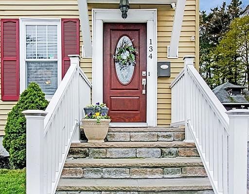 4th image of 134 Lynnfield St