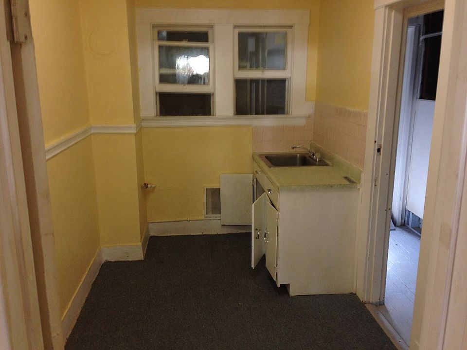 2nd image of 5517 California St