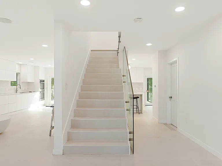 Oakmore Rd — Photo 28