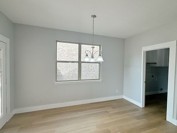 5th image of 1020 Cheyenne Dr