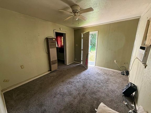 3rd image of 8821 NE 50th St